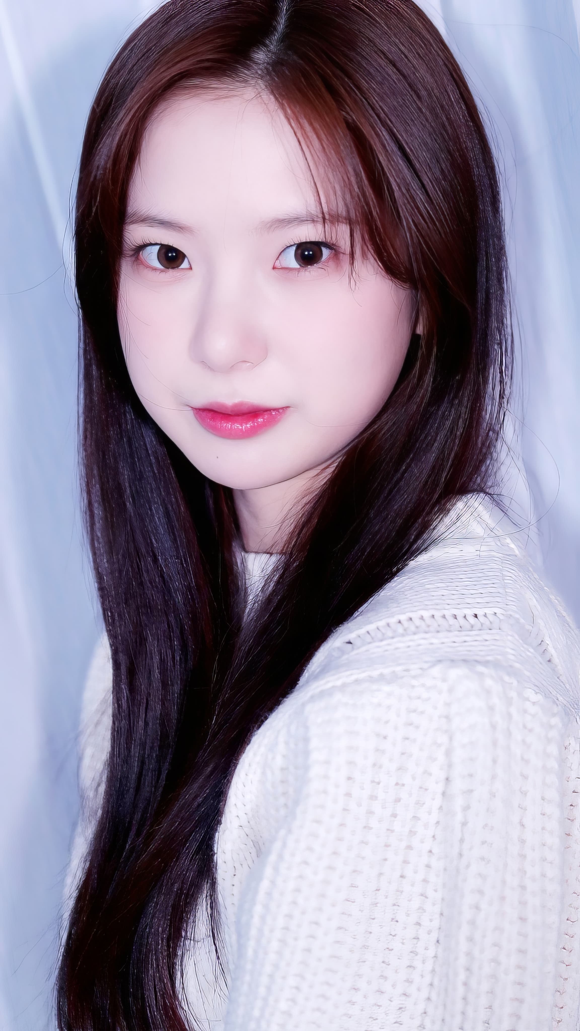 Yujin at 2022 Asia Artist Awards (AAA) Interview 200323